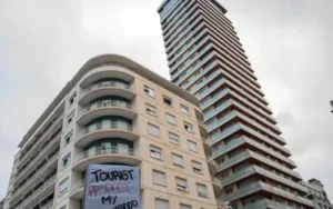 España se enfrenta al reto de gestionar su éxito turístico antes de que la saturación lo convierta en un problema estructural